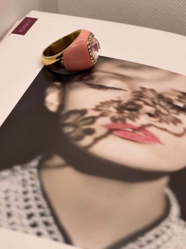 Anello con cristallo e smalto - immagine 2