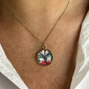 Collana girocollo con piattina fiori