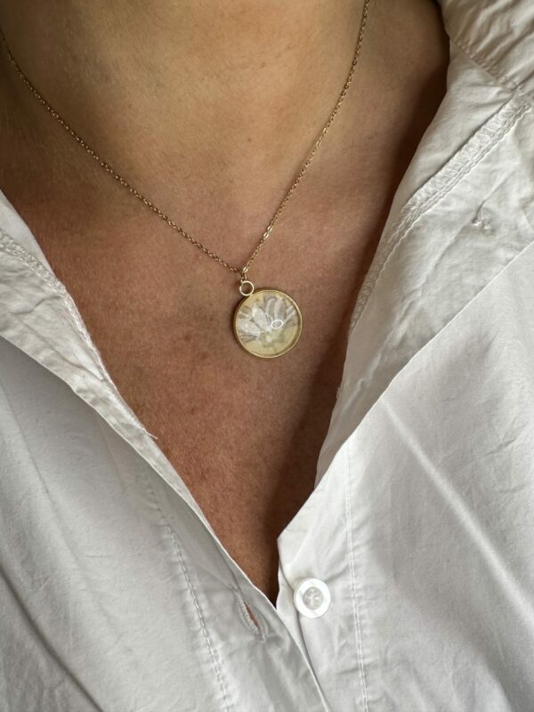 Collana girocollo con piattina ramage - immagine 2