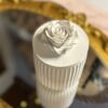 Candela in giara di ceramica artigianale " Fiori chiari" - immagine 2