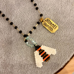 Collana " Attenti pungo!"