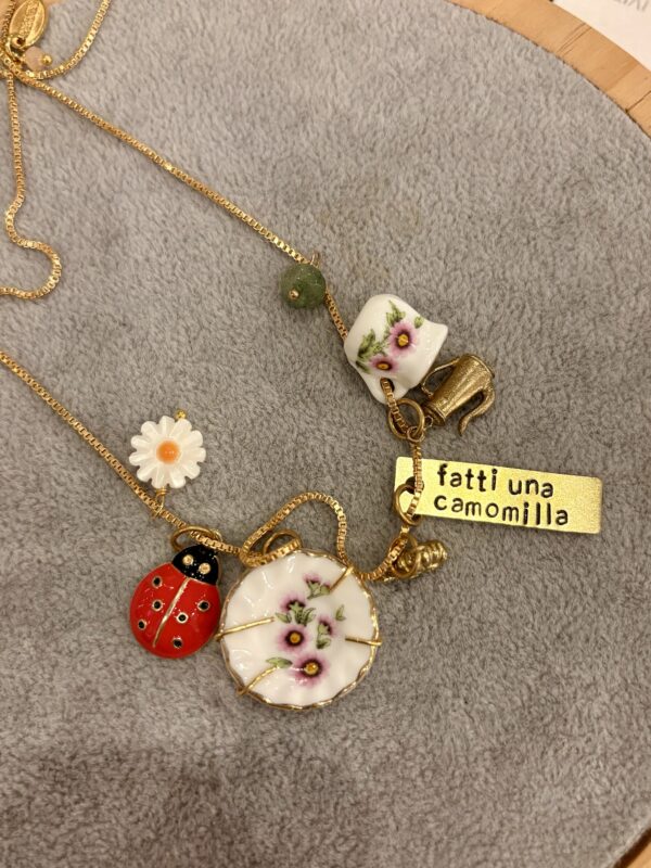 Collana "Fatti una camomilla"