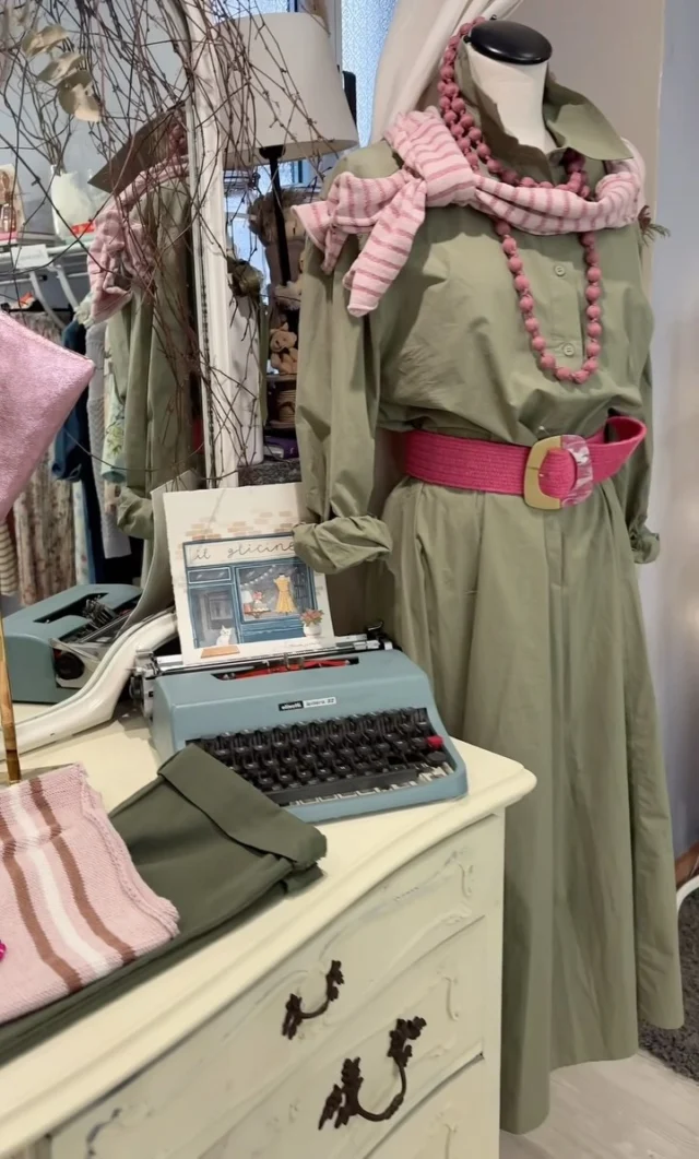 Via alle danze !!! Qui è primavera !!! New collection !!! #abbigiamento #primavera #outfit #ourfitoftheday #ilglicinepavia #pavia #ilglicineaddosso #osasempre #paviacentro